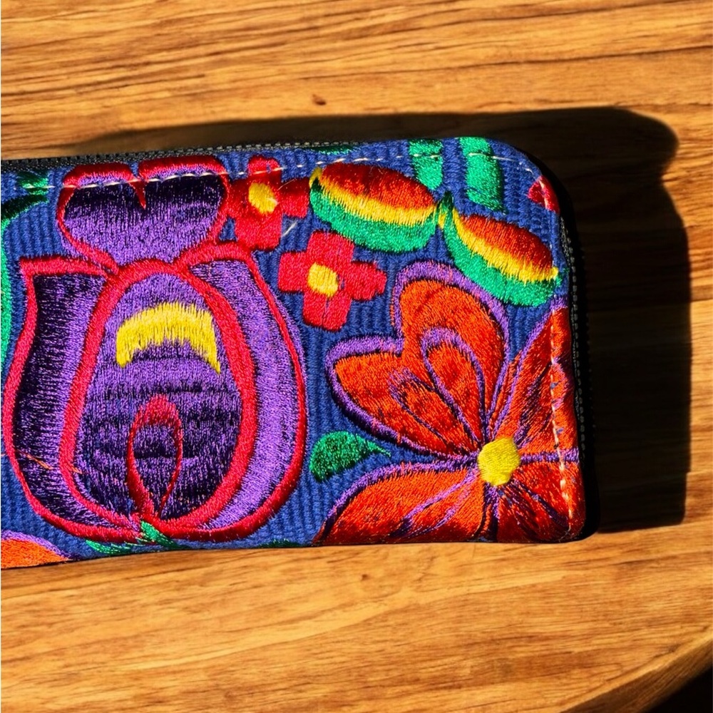 Black Wallet, Handcrafted Wallet, Embroidered Wallet, Women’s Wallet, Artisanal - Picture 2 of 10